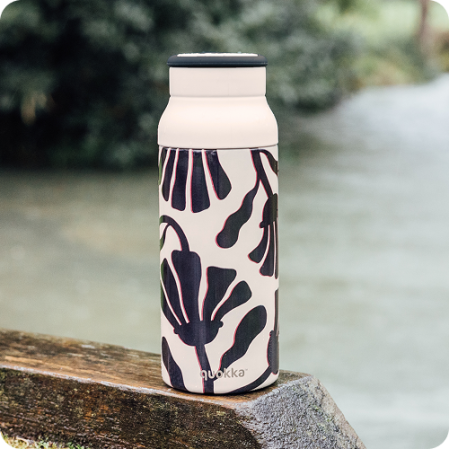 QUOKKA BOTELLA TERMO ACERO INOXIDABLE CON ASA DE SILICONA ECHO ABSTRACT LEAVES 690 ML