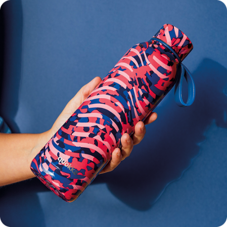 QUOKKA BOTELLA TERMO ACERO INOXIDABLE SOLID CON COLGADOR CLASH 630 ML