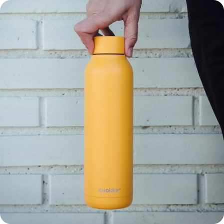 QUOKKA BOTELLA TERMO ACERO INOXIDABLE SOLID AMBER YELLOW 630 ML