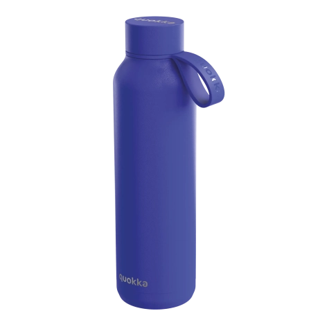 QUOKKA BOTELLA TERMO ACERO INOXIDABLE SOLID CON COLGADOR DUSK BLUE 630 ML