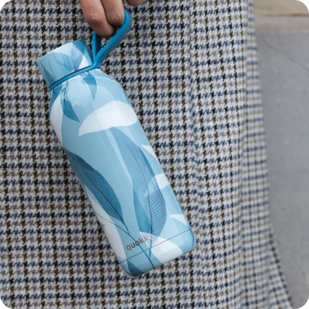 QUOKKA BOTELLA TERMO ACERO INOXIDABLE SOLID CON COLGADOR BLUE WIND 510 ML