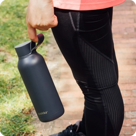 QUOKKA BOTELLA TERMO ACERO INOXIDABLE SOLID CON COLGADOR SLATE 510 ML