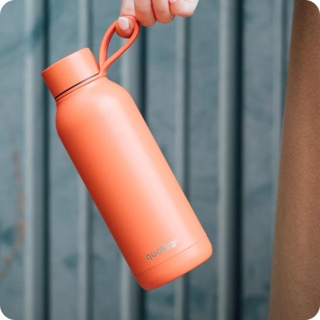 QUOKKA BOTELLA TERMO ACERO INOXIDABLE SOLID CON COLGADOR ORANGE 510 ML